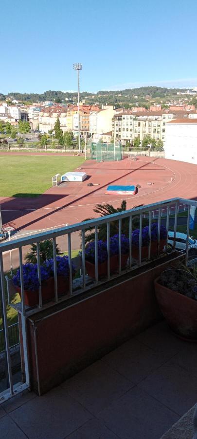 Vistas A La Pista De Atletismo Apartment Pontevedra Exterior foto